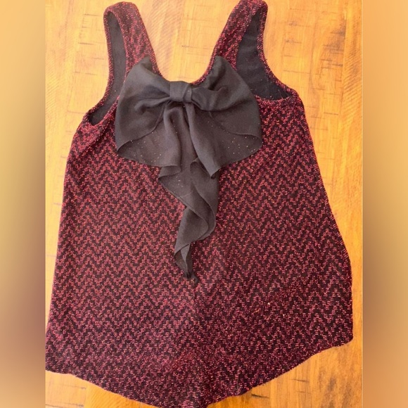 Daytrip from Buckle Red Holiday Metallic Blouse Tank Top Bow Back Detail - Picture 4 of 7